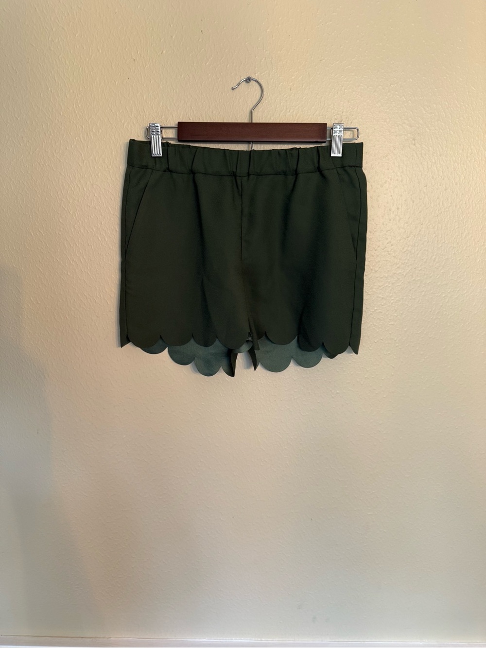 Madewell Scallop Hem High Waist Shorts - Dark Olive Green